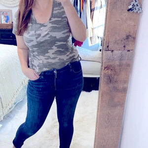 Universal Thread camouflage Monterey v neck T-shirt size medium